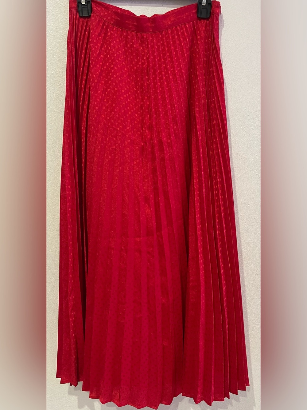 Chelsea & Vilolet Small Women's Red Pleated High Waist Midi Side Slit